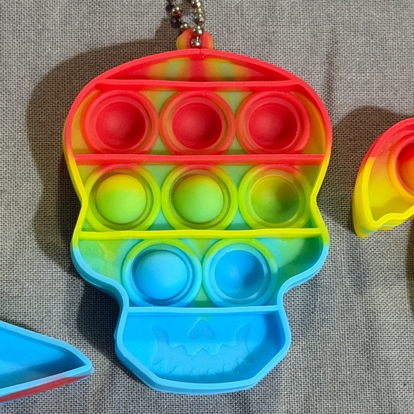Colorful Pop Fidget Keychain Set - Picture 3 of 7